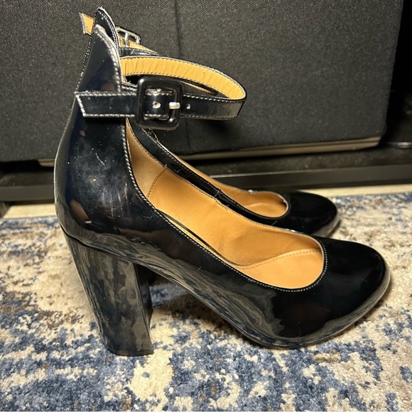 Steve Madden Vivii Black Faux Patent Leather Mary Jane Ankle Strap Heels Size 7 - Picture 1 of 11
